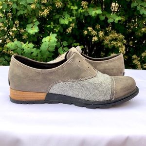 Sorel Gray Oxford Flats.